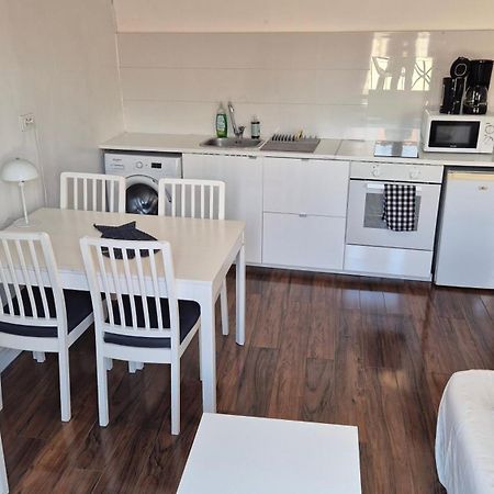 Au Coeur Du Panier Avec Terrasse 2 A 4 Personnes Climatisation Apartment Marseille Bagian luar foto