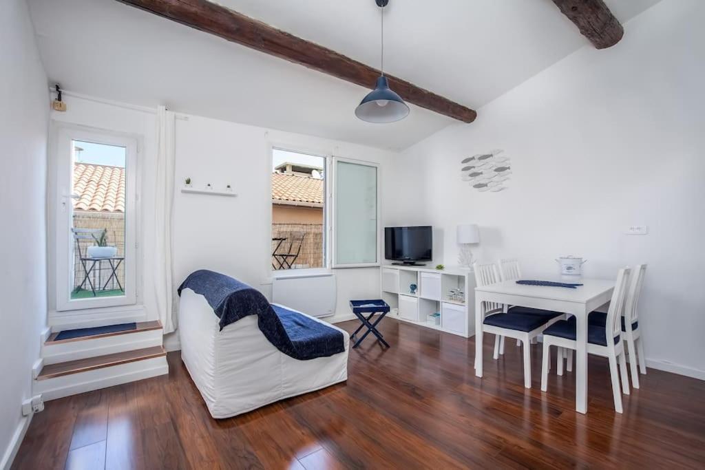 Au Coeur Du Panier Avec Terrasse 2 A 4 Personnes Climatisation Apartment Marseille Bagian luar foto