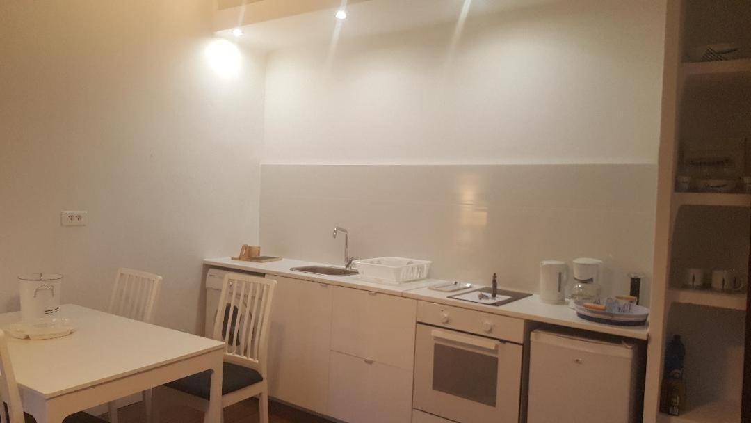 Au Coeur Du Panier Avec Terrasse 2 A 4 Personnes Climatisation Apartment Marseille Bagian luar foto