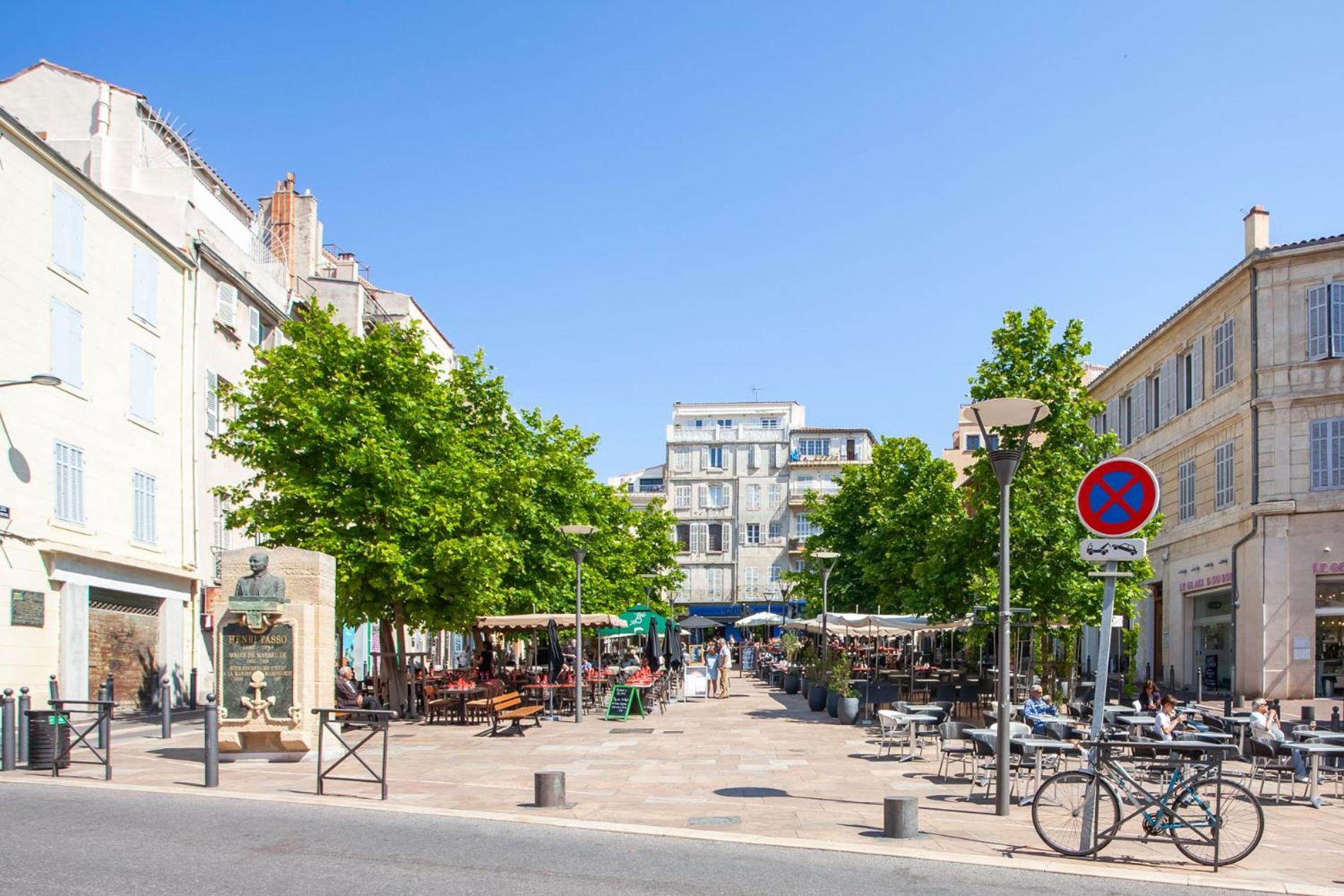 Au Coeur Du Panier Avec Terrasse 2 A 4 Personnes Climatisation Apartment Marseille Bagian luar foto